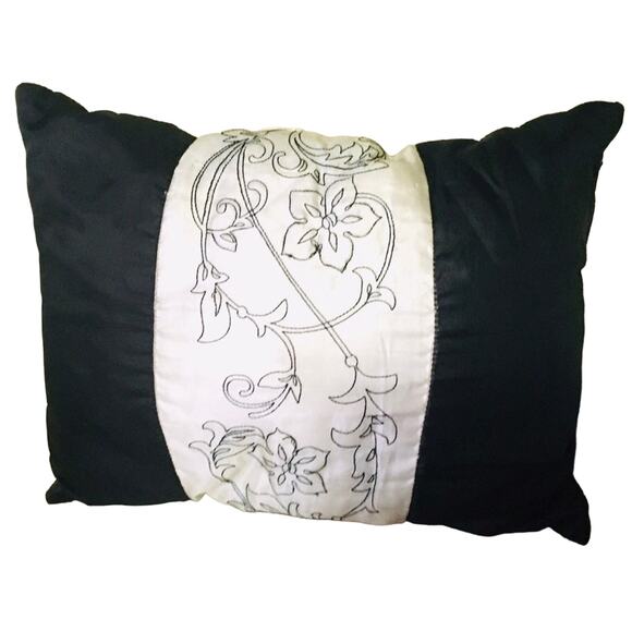 Set of Small Sofa Pillows - Picture 2 of 3